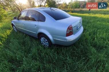 Седан Volkswagen Passat 2004 в 