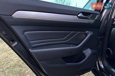 Седан Volkswagen Passat 2021 в 