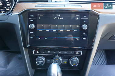 Седан Volkswagen Passat 2019 в 