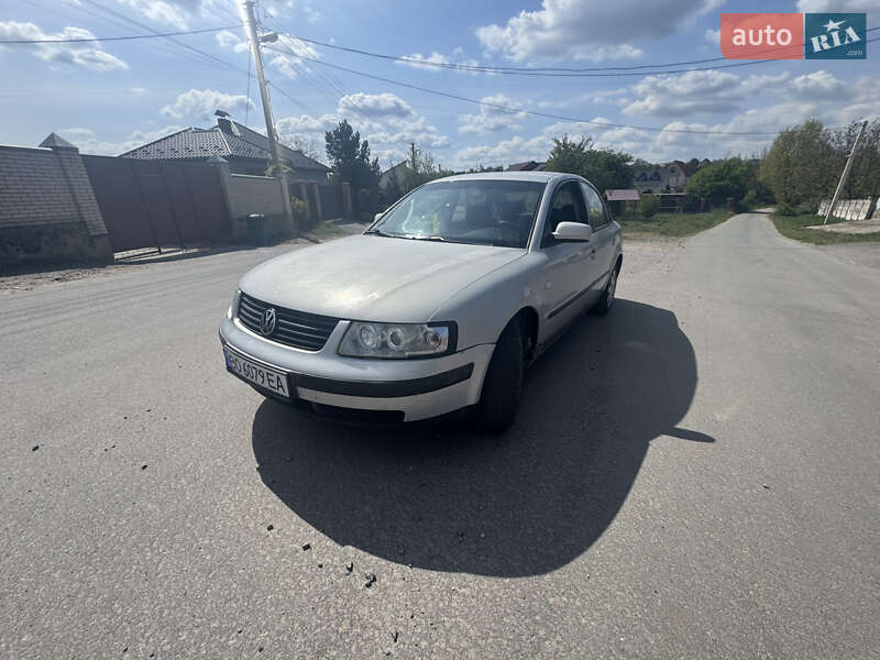 Седан Volkswagen Passat 2000 в 