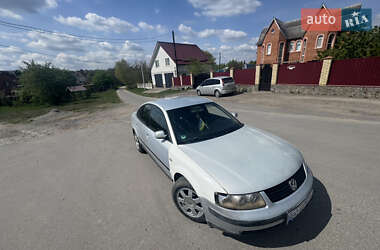 Седан Volkswagen Passat 2000 в 