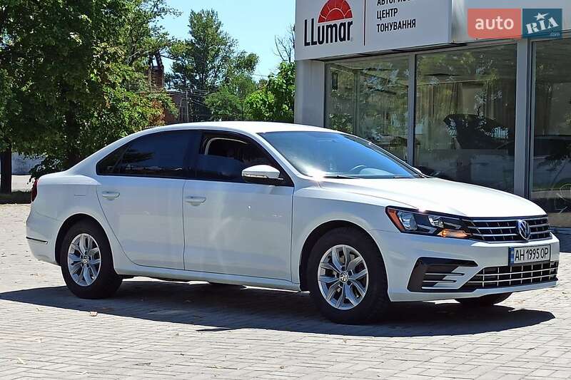 Седан Volkswagen Passat 2017 в Львове