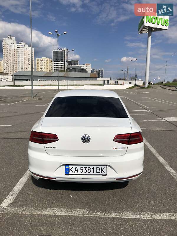 Седан Volkswagen Passat 2016 в Киеве