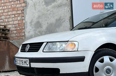 Універсал Volkswagen Passat 1998 в 