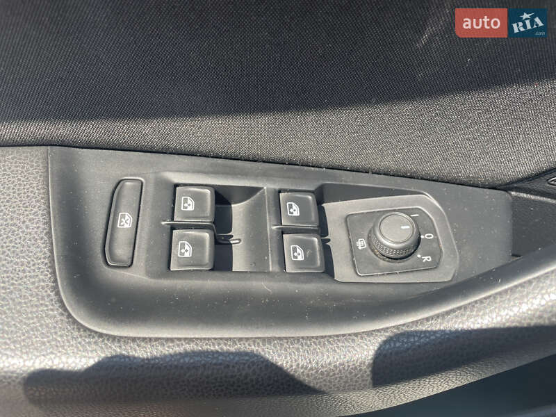 Седан Volkswagen Passat 2016 в Ужгороде