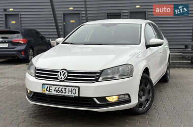 Седан Volkswagen Passat 2012 в Києві
