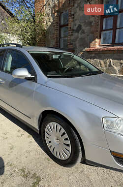 Універсал Volkswagen Passat 2009 в 