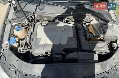 Універсал Volkswagen Passat 2009 в 