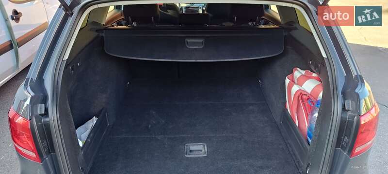 Универсал Volkswagen Passat 2012 в Харькове