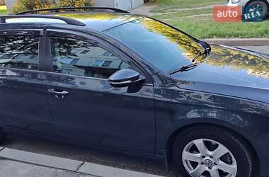 Універсал Volkswagen Passat 2012 в 