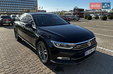 Седан Volkswagen Passat 2016 в Львові
