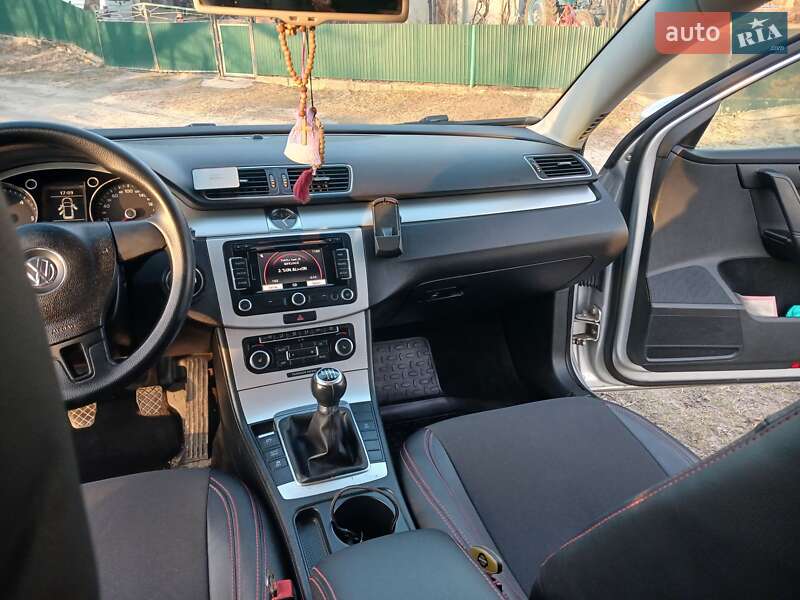 Универсал Volkswagen Passat 2011 в Бродах