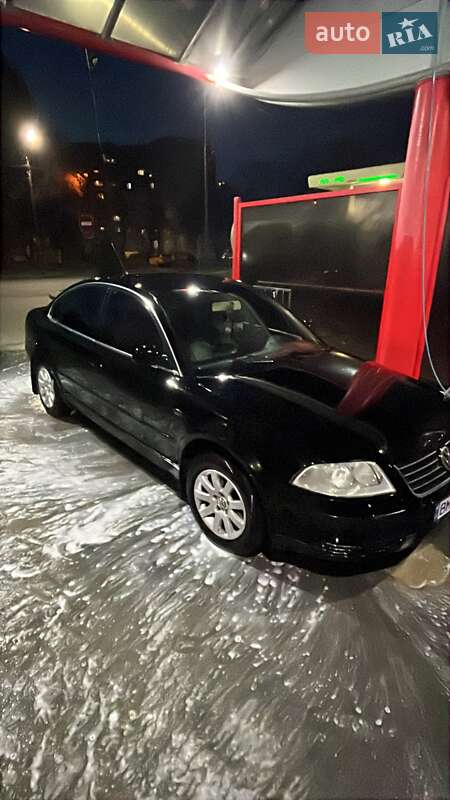 Седан Volkswagen Passat 2001 в Глухове