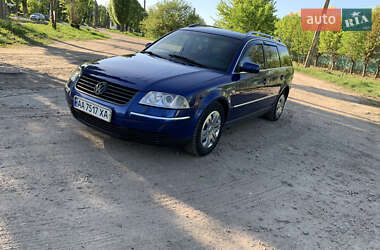 Універсал Volkswagen Passat 2001 в Житомирі