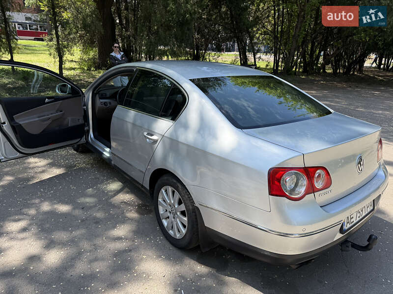 Седан Volkswagen Passat 2010 в Каменском