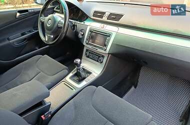 Универсал Volkswagen Passat 2010 в 