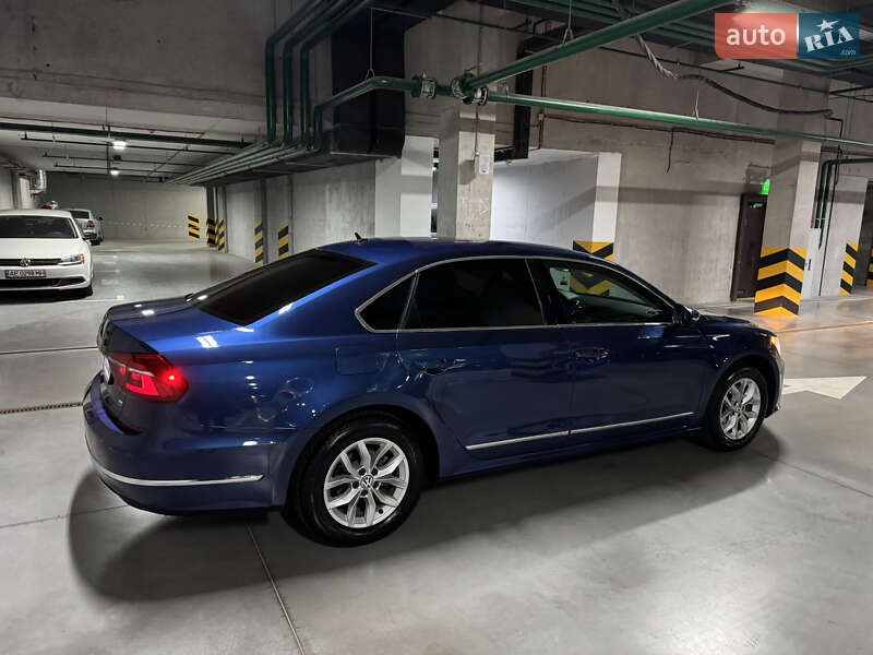 Седан Volkswagen Passat 2015 в Киеве