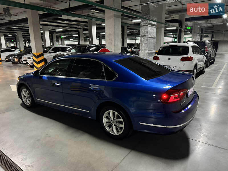 Седан Volkswagen Passat 2015 в Киеве