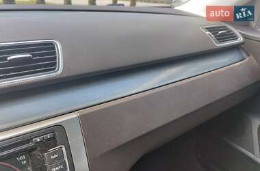 Універсал Volkswagen Passat 2012 в 
