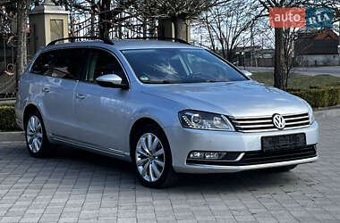 Універсал Volkswagen Passat 2011 в Рівному