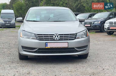 Седан Volkswagen Passat 2012 в Львові