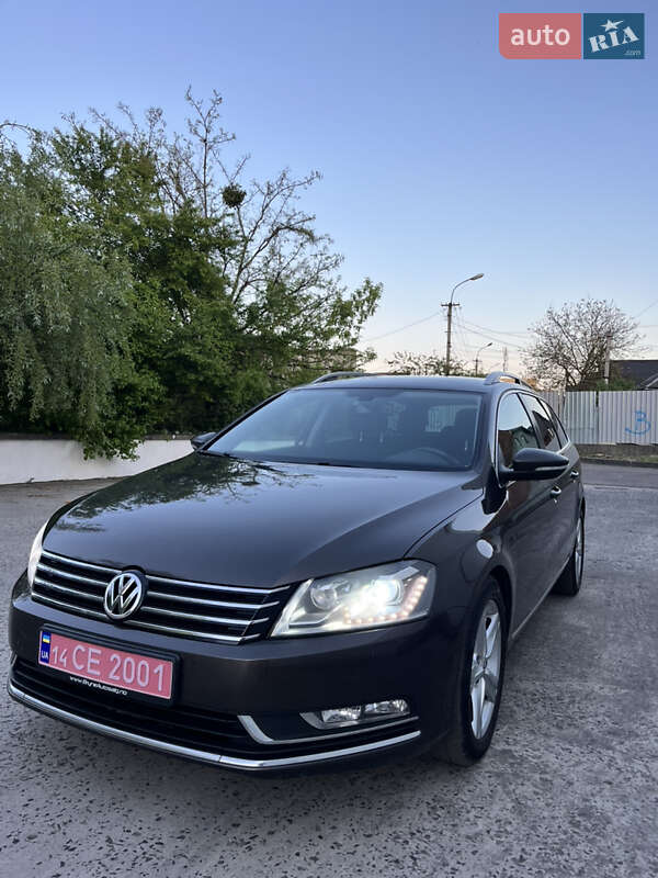 Універсал Volkswagen Passat 2012 в 