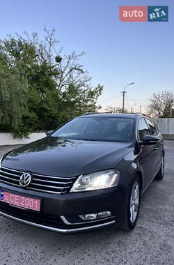 Універсал Volkswagen Passat 2012 в 