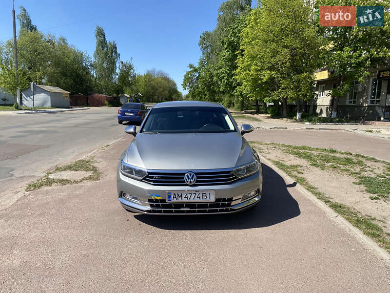 Седан Volkswagen Passat 2016 в Коростене