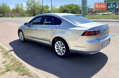 Седан Volkswagen Passat 2016 в Коростене