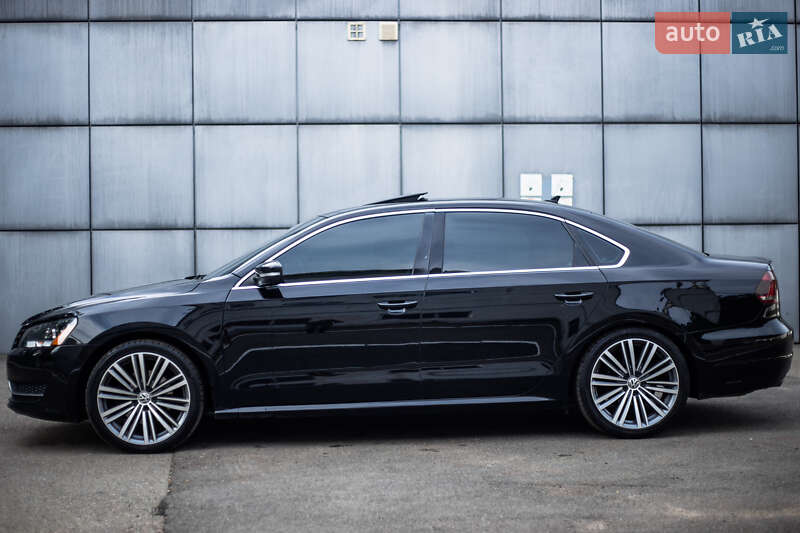 Седан Volkswagen Passat 2012 в Киеве