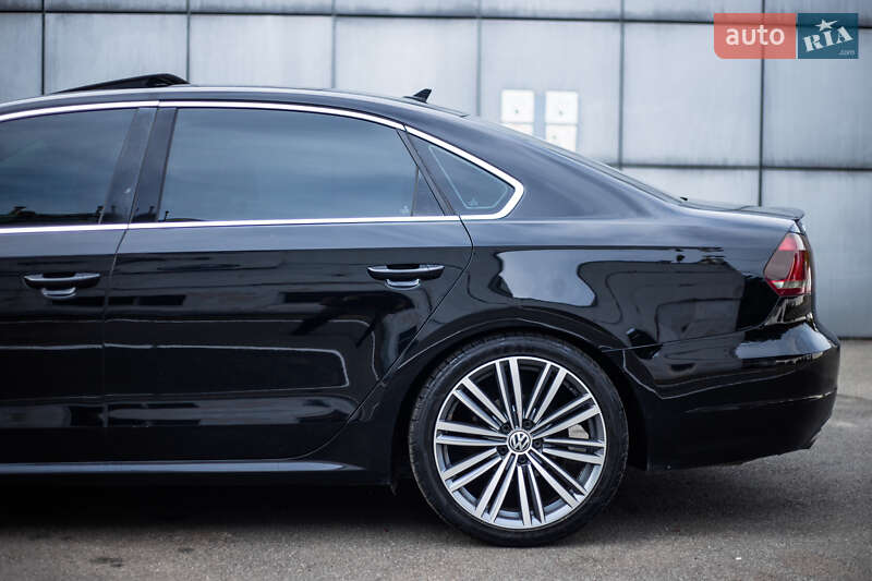 Седан Volkswagen Passat 2012 в Киеве