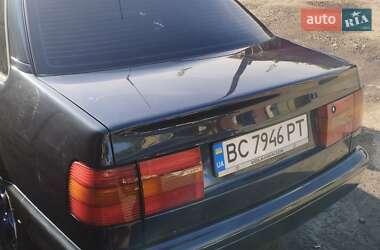 Седан Volkswagen Passat 1994 в Сокале