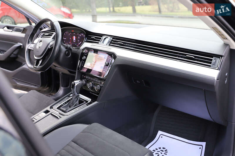 Универсал Volkswagen Passat 2017 в Днепре фото 7 Универсал Volkswagen Passat 2017 в Днепре