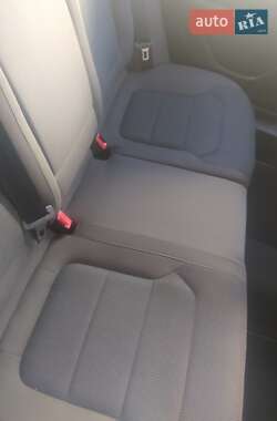 Універсал Volkswagen Passat 2012 в 