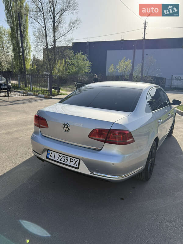 Седан Volkswagen Passat 2013 в Ирпене