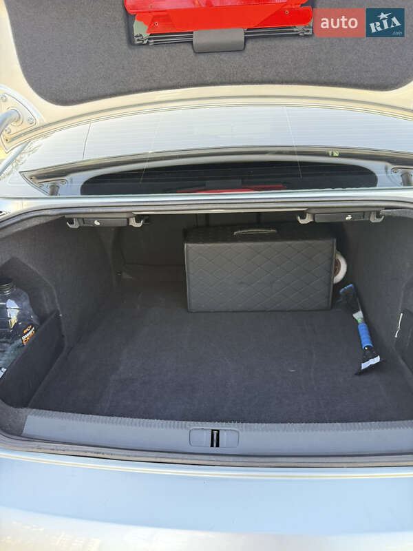 Седан Volkswagen Passat 2013 в Ирпене