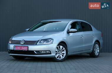 Седан Volkswagen Passat 2012 в Сарнах