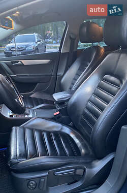 Универсал Volkswagen Passat 2012 в 