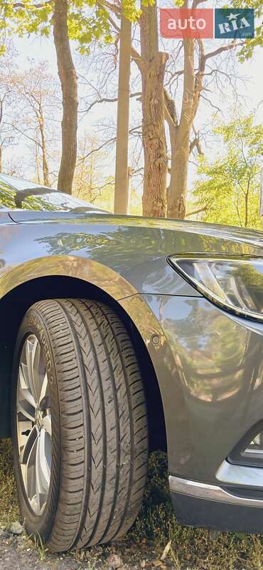 Универсал Volkswagen Passat 2016 в Киеве