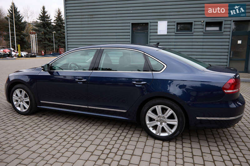Седан Volkswagen Passat 2014 в Ивано-Франковске