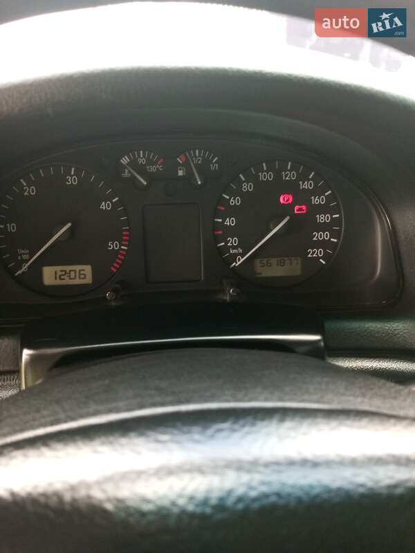 Седан Volkswagen Passat 1997 в Делятине