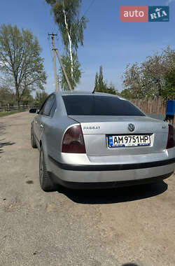 Седан Volkswagen Passat 2001 в Овруче