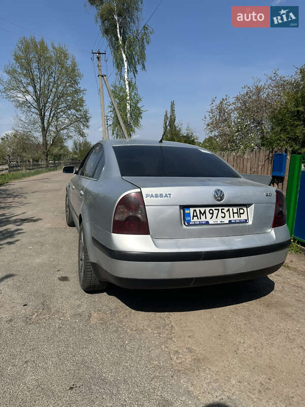 Седан Volkswagen Passat 2001 в Овруче