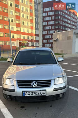 Седан Volkswagen Passat 2001 в Харькове