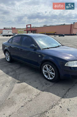 Седан Volkswagen Passat 2003 в 