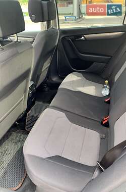 Универсал Volkswagen Passat 2011 в 