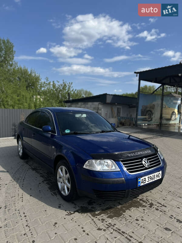 Седан Volkswagen Passat 2003 в 