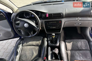 Седан Volkswagen Passat 2003 в 