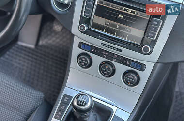 Універсал Volkswagen Passat 2009 в 