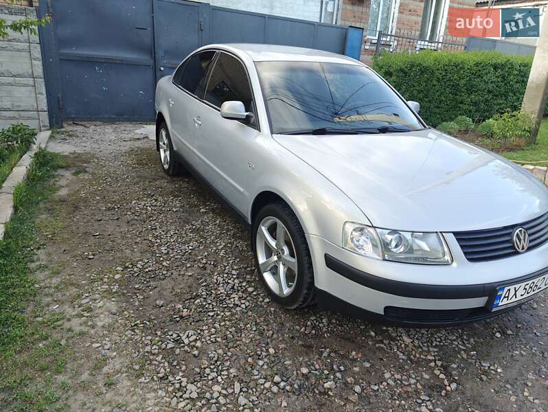Седан Volkswagen Passat 1998 в 